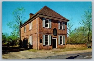 Vintage Yorktown VA Old Customhouse Historic Brick Building Postcard - Picture 1 of 2