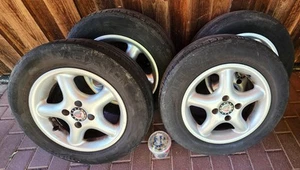 PKW-Kompletträder auf Platin-Alufelgen - Bild 1 von 2