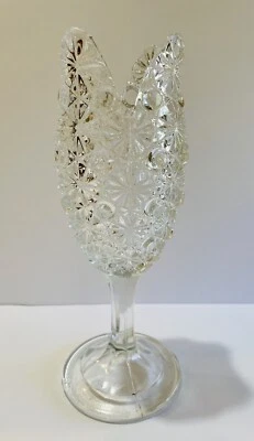 Candelabro jarrón vintage con forma de tulipán y botón de vidrio prensado transparente Foto 1 de 4