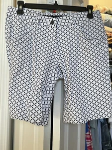 Crivit Golf Ladies Size 4 Womens Bermuda Shorts Black/White Print NWT - Picture 1 of 10