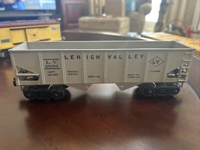 Lionel 25000 Gray Lehigh Valley Hopper with Black Lettering - Image 1 of 4