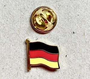 GERMANY WAVING FLAG T348 METAL PIN BADGE  - Picture 1 of 1
