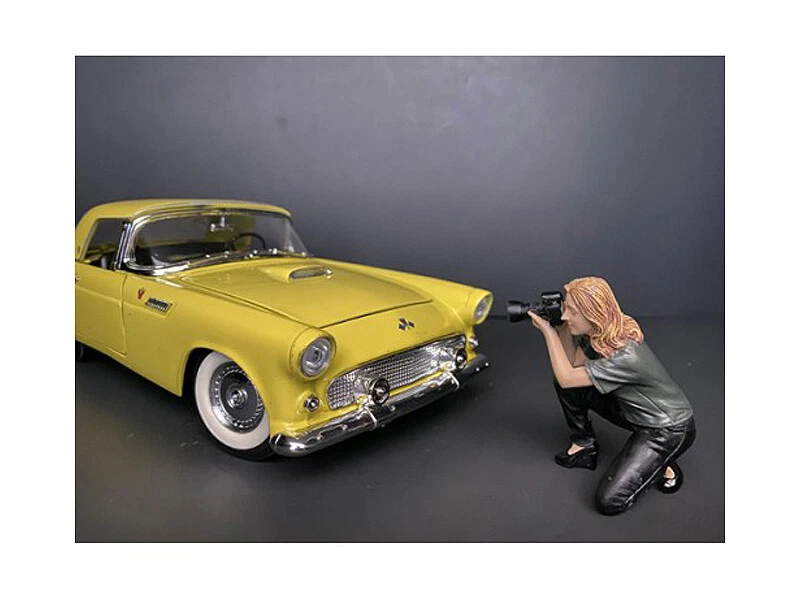 Weekend Car Show Figurine III for 1/18 Scale Models by American Diorama 38211