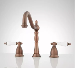 Neuer viktorianischer Schwanenhals-Badezimmerarmatur & Porzellanhebel aus Bronze mit Ölschliff - Bild 1 von 3