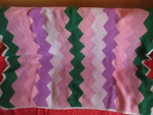 Vintage 1970's 50x42" Throw Blanket Purple Granny Zig Zag HIPPY handmade - Picture 1 of 7