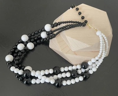 Disfraz collar llamativo medio negro blanco acrílico tono dorado broche llamativo para mujer Foto 1 de 4