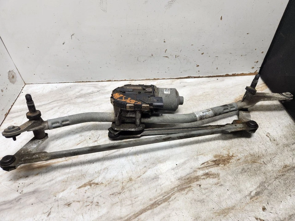 MOTOR LIMPADOR DE PÁRA-BRISA CADILLAC CTS 14-15-16-17-18-19 22773541  - Imagem 1 de 4