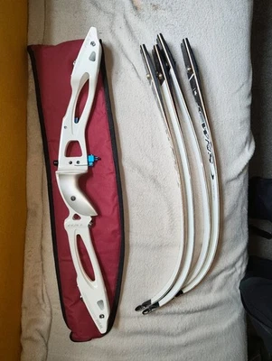 WIN&WIN Inno AXT Recurve Riser - 25" Limbs and full kit - Image 1 of 4