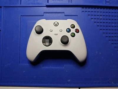 Xbox Series x/S Controller Robot White with TMR Joysticks - Image 1 of 2