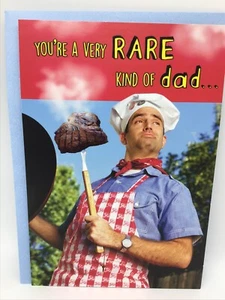 Biglietto Hallmark Happy Father’s Day DIVERTENTE per chiunque 8x5,5 amico di famiglia barbecue chef - Foto 1 di 2