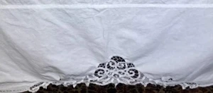 Vintage White Embroidered Trim Bed Skirt Dust Ruffle Twin Cottage Victorian Boho - Picture 1 of 6