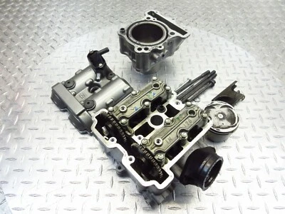 2009 05-09 Suzuki SV650 SV650S culata trasera barril válvula cubierta 2 enchufes OEM Foto 1 de 4