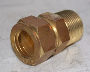 1" Tube x 1" MNPT Brass Male Fitting HOKE 16CM16BR - Picture 1 of 5