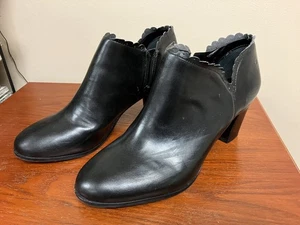 Jack Rogers Damen-Stiefelette schwarz Leder Größe 7M (Schrammen) - Bild 1 von 8