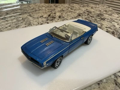 Coche diecast Danbury 1969 Chevy Camaro RS/SS escala 1/24 como nuevo Foto 1 de 4