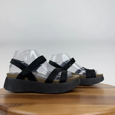 Sandálias plataforma feminina Munro zimbro couro preto com tiras tamanho 8 M - Imagem 1 de 4