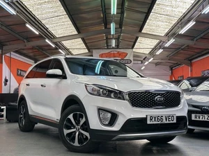 2016 Kia Sorento 2.2 CRDi KX-2 Auto AWD Euro 6 (s/s) 5dr ESTATE Diesel Automatic - Picture 1 of 24