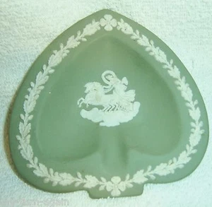 Cenicero vintage verde salvia madera jaspe caballos carro forma pala  - Imagen 1 de 2