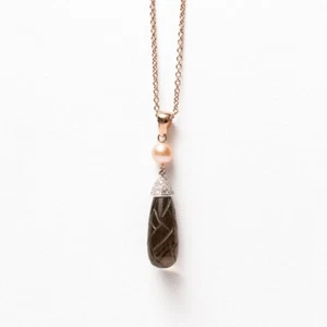 Collana Infije in Oro Rosa 18k con Diamanti, Perla Rosa e Quarzo Fumée a Goccia - Foto 1 di 5