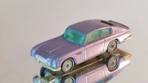 Aston Martin DB6 - Husky - Purple - Picture 1 of 9