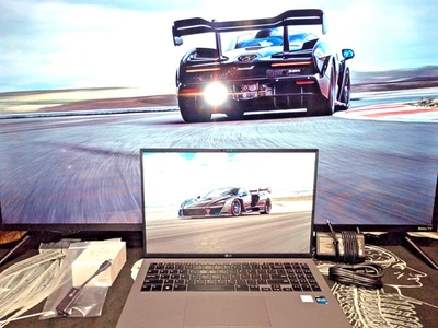 LG gram 16" WQXGA Notebook i7-1260P 12th Gen 16GB 1TB W11 PRO BUNDLE - Image 1 of 4