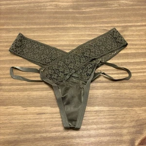 Victoria’s Secret Perizoma Rosa Pizzo con Spalline Maglia Trasparente Dettaglio Floreale Verde XS - Foto 1 di 9