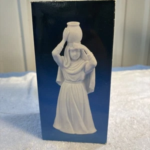 AVON NATIVITY COLLECTIBLES - WOMAN WITH WATER JAR - BOX & FOAMS - MINT - 1990 - Picture 1 of 5