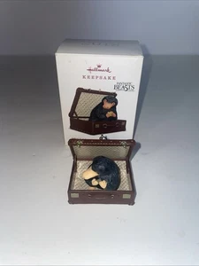 Hallmark Fantastic Beasts Newt Scarmander's Niffler Christmas Ornament 2018 - Picture 1 of 4
