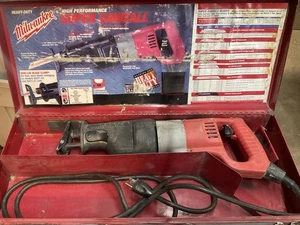 EUC Milwaukee Corded Super Sawzall Saw W/ Metal Case 10 amp USA MADE 6537-22 - Picture 1 of 7