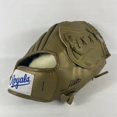 2009 Kansas City Royals Youth Glove Frank White Gold Glove Giveaway Cover