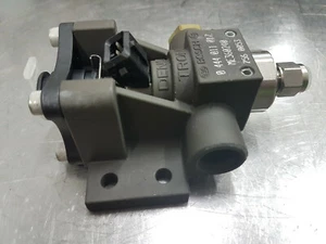 Módulo de dosificación por inyección de urea Bosch se adapta a Mitsubishi Fuso 6M70 ME360240 0444011017 - Imagen 1 de 9