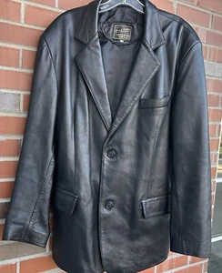 Chaqueta de cuero Vera Pelle para hombre negra 2 botones Italia talla 54 - Imagen 1 de 6