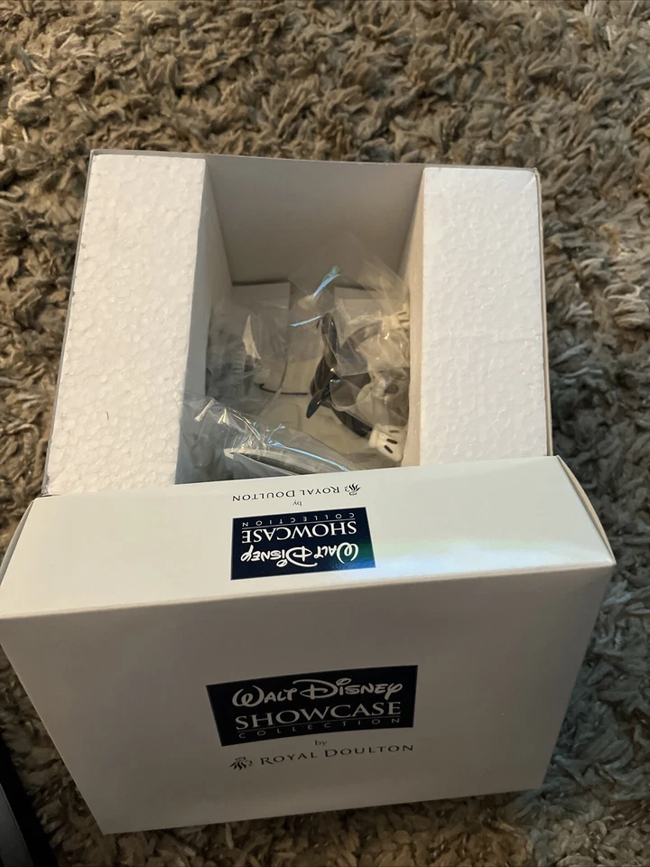 Walt Disney Showcase Collection Royal Doulton Mickey's One Man Band Figurine