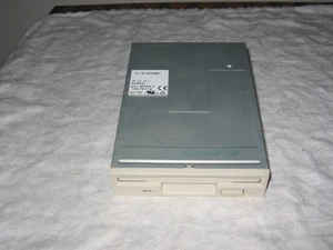 Sony 3.5" Internal Floppy Drive MPF920-Z Beige? - Picture 1 of 1