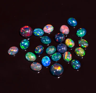 Lote de 23 cabujones naturales de ópalo etíope negro forma mixta 6,00 quilates 4x3 5x5 mm Foto 1 de 3