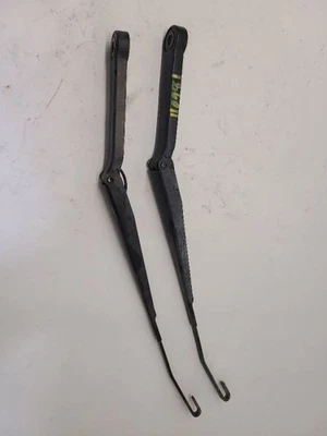 2002-2009 GMC ENVOY RH RIGHT LH LEFT WIPER ARM SET  - Image 1 of 4