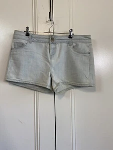 Hot Options Target Ladies Size 16 Light Blue Denim Shorts Excellent Condition - Picture 1 of 6