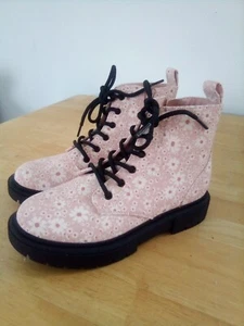 Botas Arr Class Talla 4 Margarita Nuevas - Imagen 1 de 5