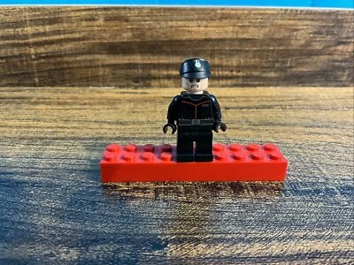 LEGO Star Wars Sith Fleet Officer Minifigure Ep 9 The Rise of Skywalker sw1076 - Image 1 of 2