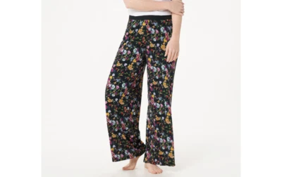 Calça macia Cuddl Duds Petite com perna larga elástica, estampa floral preta, PS - Imagem 1 de 2