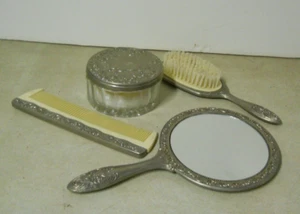 Juego de tocador Godinger Silver Plate peine cepillo tarro en polvo con espejo soplado - Imagen 1 de 9