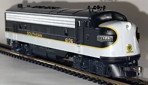 HO Scale ATLAS SOUTHERN FP-7 POWERED LOCOMOTIVE #6136 in Original Box Runs Great - Picture 1 of 22