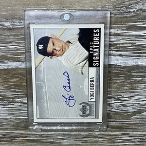 1999 Upper Deck Century Legends Epic Signature Yogi Berra AUTO Encased!  Yankees