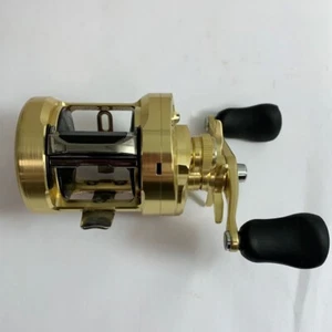 Carrete de baitcasting derecho Shimano 23 Calcutta Conquest MD 400XG - dorado - Imagen 1 de 8
