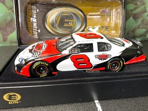 DALE EARNHARDT JR. #8 250TH CONSECUTIVE START 2006 MONTE CARLO SS ELITE 1:24 - Picture 1 of 23