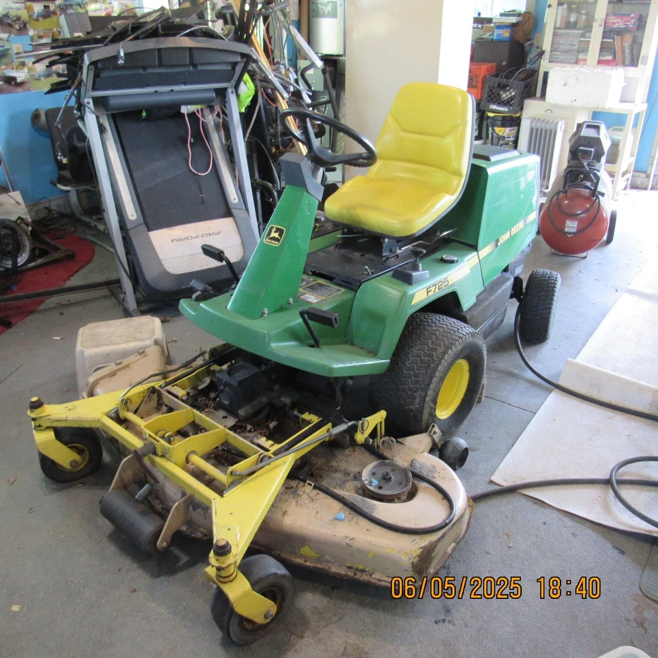 john deere F 725 lawn mower kawasaki motor 54 inch runs great - Image 1 of 4