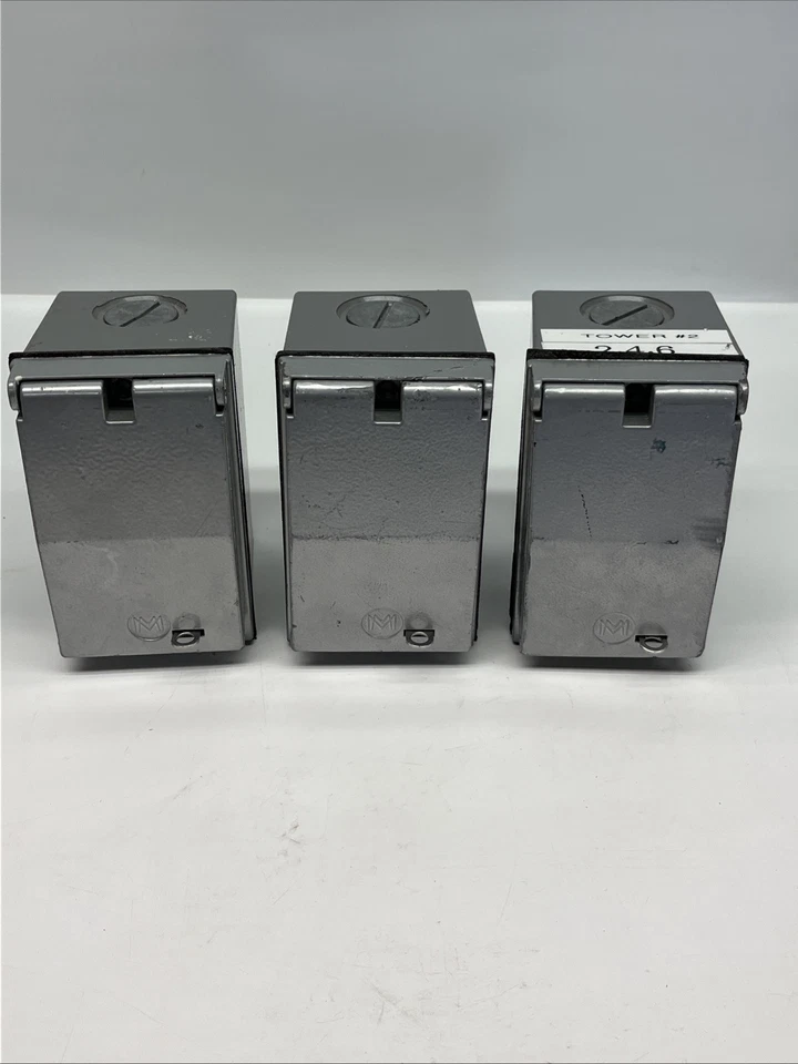 (3x) Hubbell HBL2810 Twist Locking Flush Receptacle, Mulberry 30534 Weatherproof - Image 1 of 4