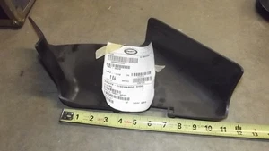 GENUINO OEM TORO / LAWN BOY PARTE # 105-3028 CANAL LATERAL DESCARGA T85 - Imagen 1 de 1