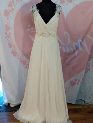 Wedding dress size 14 ivory lace/chiffon Mariee, see measurement chart, A - Image 1 of 4