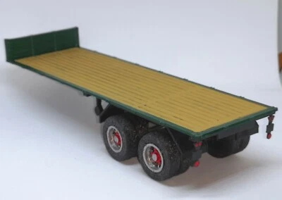 # 1/43 SEMIRIMORCHIO a 2 ASSI CON PIANALE by BATTAX adatto per motrici IXO # - Immagine 1 di 2